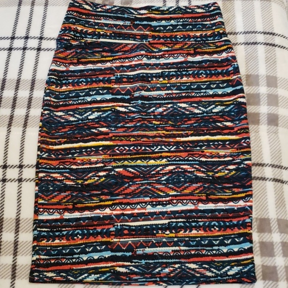 LuLaRoe Dresses & Skirts - Lularoe Cassie Skirt Small